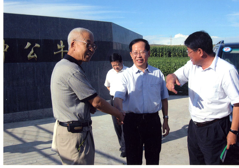 国家民委主任李德洙视察