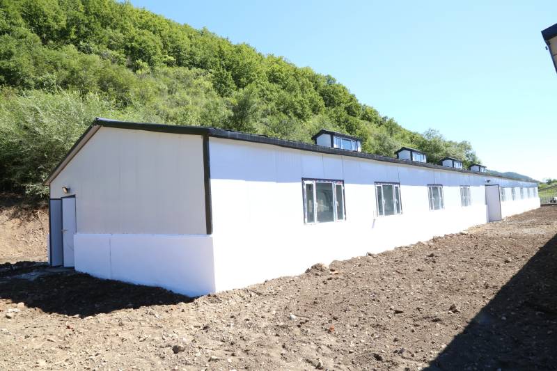 公司为龙井市永胜村援建牛舍